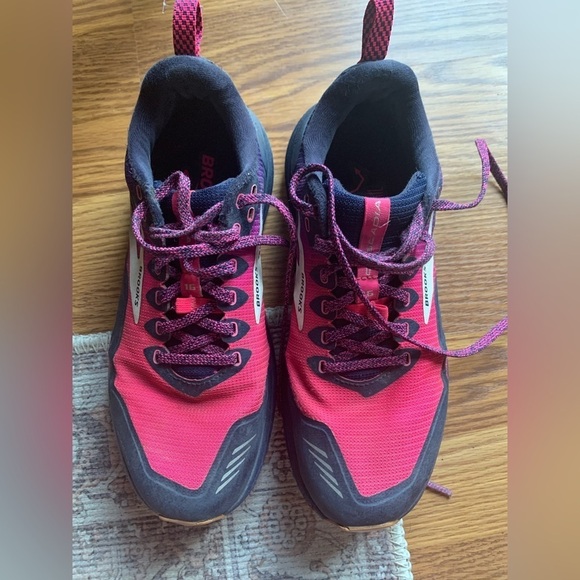 Brooks Shoes - Brooks Sneaker Athletic Shoes Women Size 8.5 Pink Blue Footwear Casual